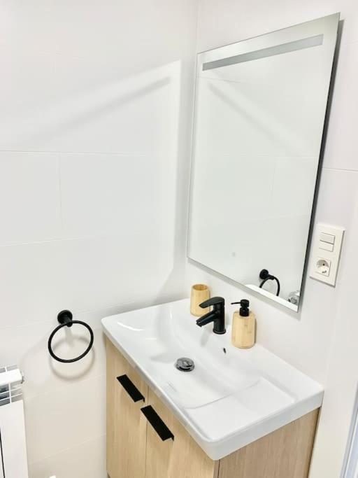 Gascona Centro Con Parking Apartment Oviedo Ngoại thất bức ảnh